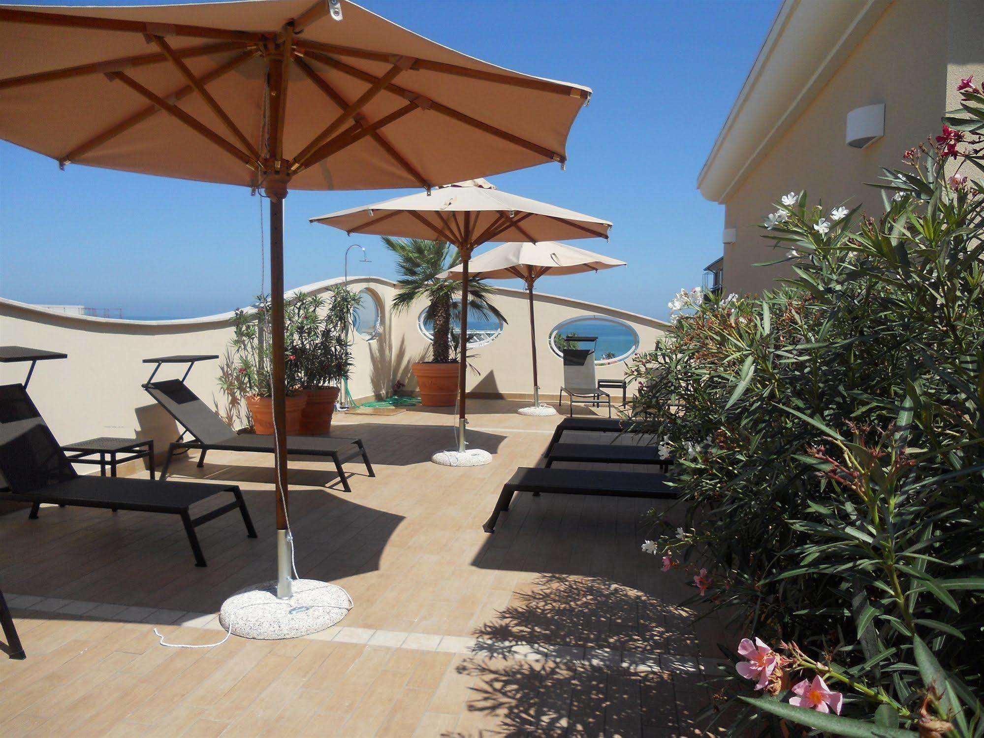 Relais Concorde Aparthotel Grottammare Bagian luar foto